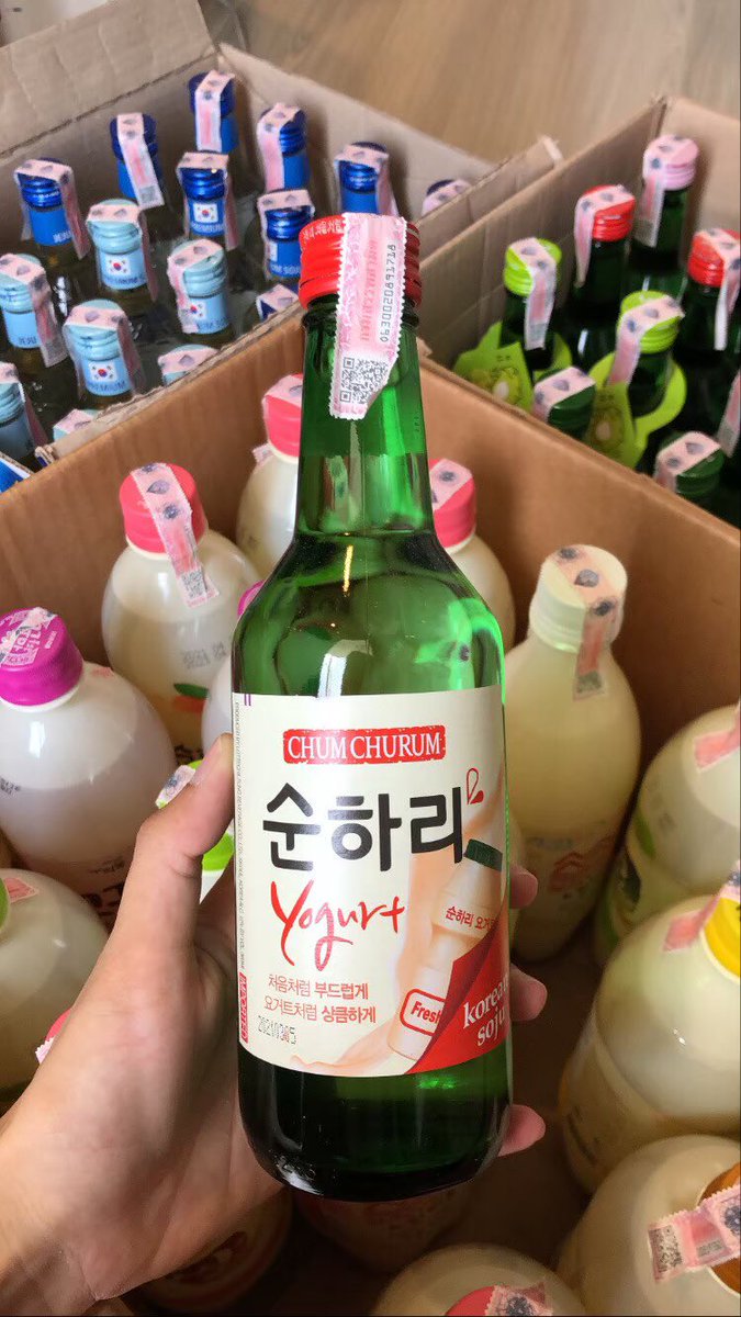 koreastore_n's tweet photo. โซจูพร้อมส่งมีรสอะไรบ้าง ? 
(ปัดซ้ายดูได้เล้ย)

ขวดละ 179 บาท
• chumchurum 
พร้อมส่งรสพีช โยเกิร์ต สตรอว์เบอร์รี่ บลูเบอร์รี่

ลูกค้าท่านไหนอยากให้ส่งไลน์แมนแจ้งได้น้า ค่าส่งคิดตามจริงค่า

#เหล้าเกาหลี #โซจู  #โซจูโยเกิร์ต #โซจูองุ่น #โซจูพีช #โซจูพร้อมส่ง #โซจูยกลัง #chumcharum https://t.co/XwSEaclUaB