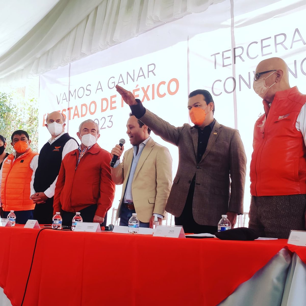 Jacobo_Cheja's tweet photo. Hoy renovamos la Dirigencia de @MovCiudadanoEMx, en la que mi estimado amigo @JuanZepeda_ fue elegido Coordinador de la Comisión Operativa Estatal, estoy seguro que realizará un gran trabajo avanzando en la construcción de la vida democrática de nuestro instituto político. https://t.co/7ZUS6Rw7O7