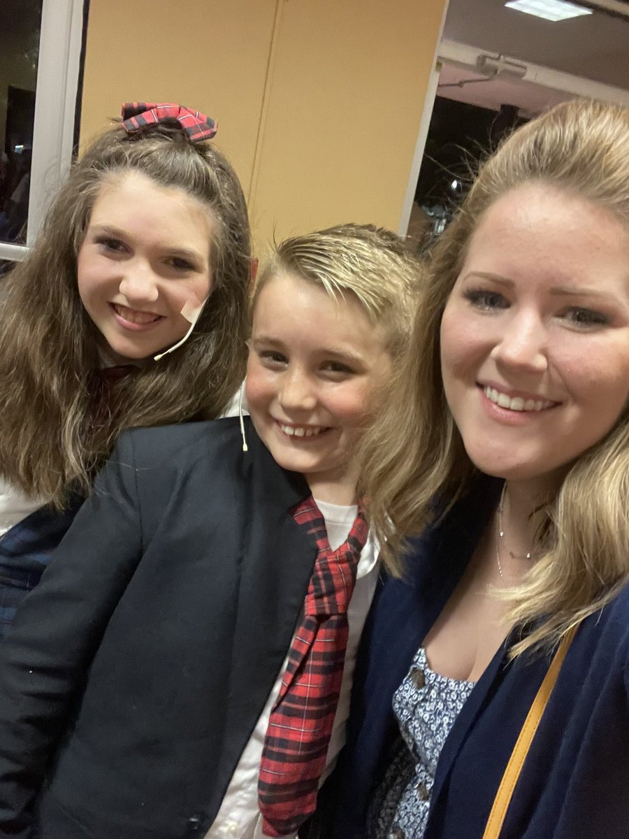 MrsBicklesClass's tweet photo. What an amazing show! I loved watching my current student and former student do their thing in Matilda the musical! @CryarCISD #GameOn #lovemystudents https://t.co/w7vco60Wtz