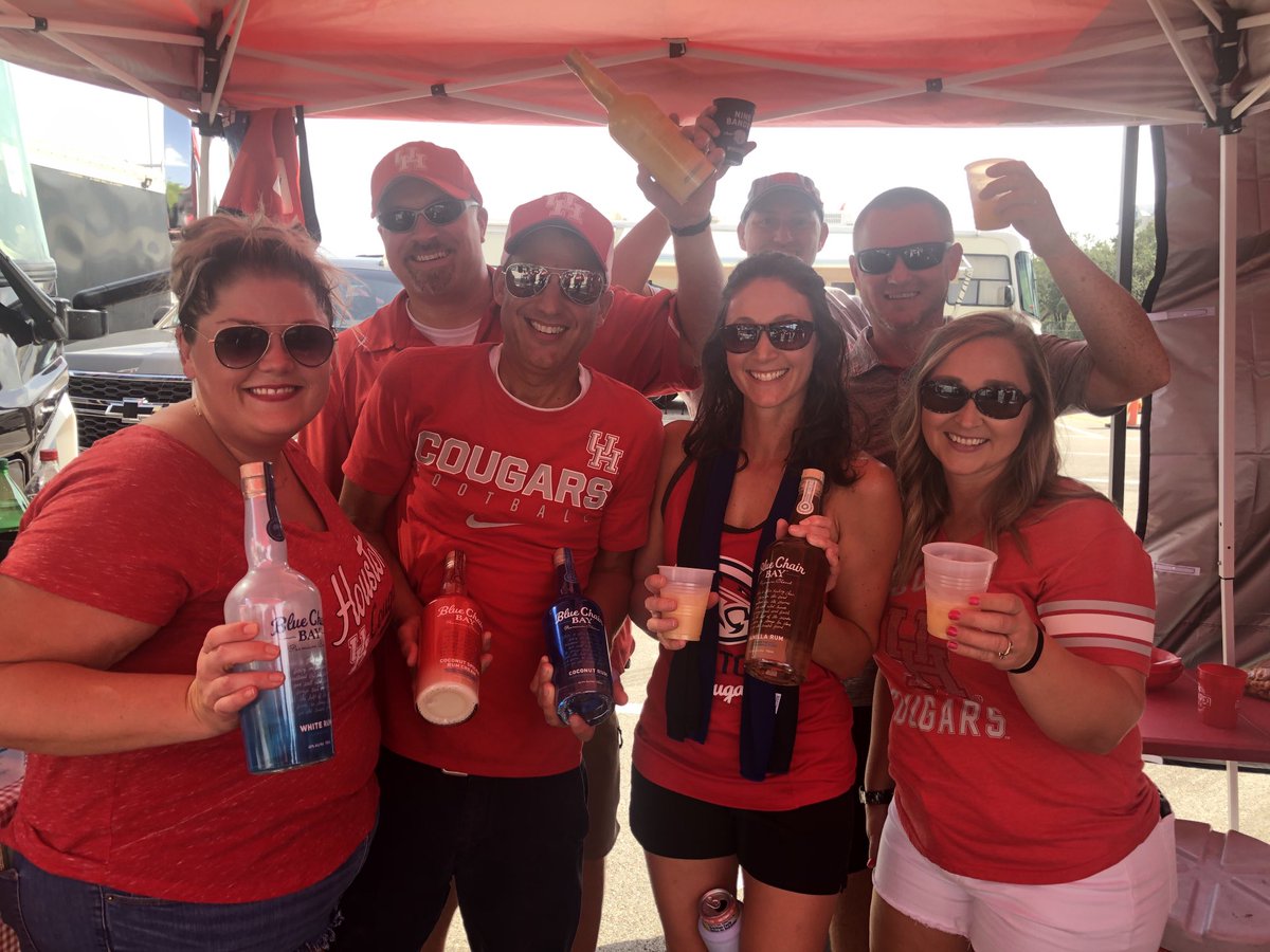 lcb54's tweet photo. Thanks Blue Chair Bay for supporting our UH Coogs and Team Swank Tailgate Team. #teamswank #bluechairbay https://t.co/It4qVzEYHS