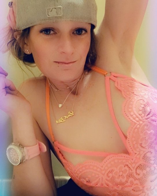 Who wants to hold my hair for me?  #NaturalBeauty #smileemptysoul https://t.co/oI9WYPUCRv<a href="/tag/naturalbeauty"class="tags">#NaturalBeauty</a><a href="/tag/smileemptysoul"class="tags"><span>#smileemptysoul</span></a>