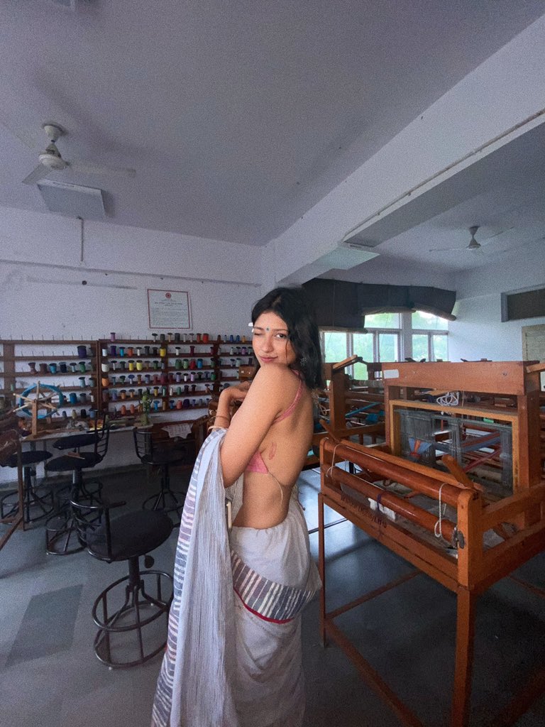sanatizer__'s tweet photo. i love wearing sarees 💕✨💖✨🤌 https://t.co/Y4uuAjxtRH