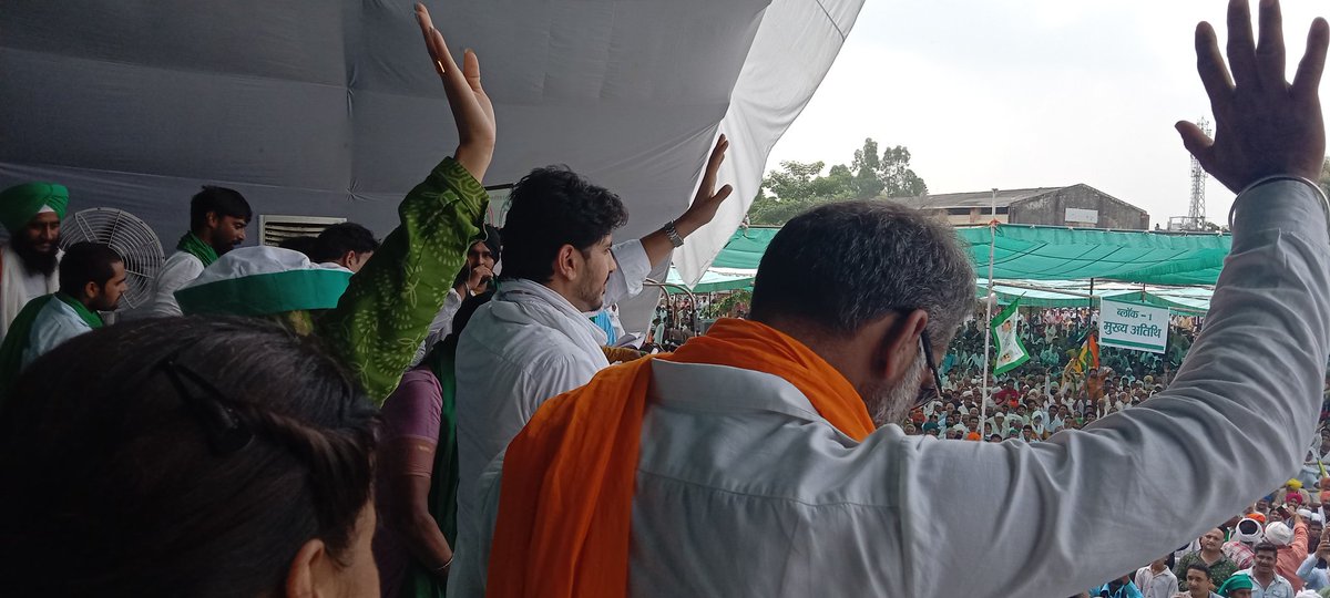 kisanektamorcha's tweet photo. Jass Bajwa and Sonia Mann at #मुजफ्फरनगर_किसान_महापंचायत https://t.co/emKop6li68