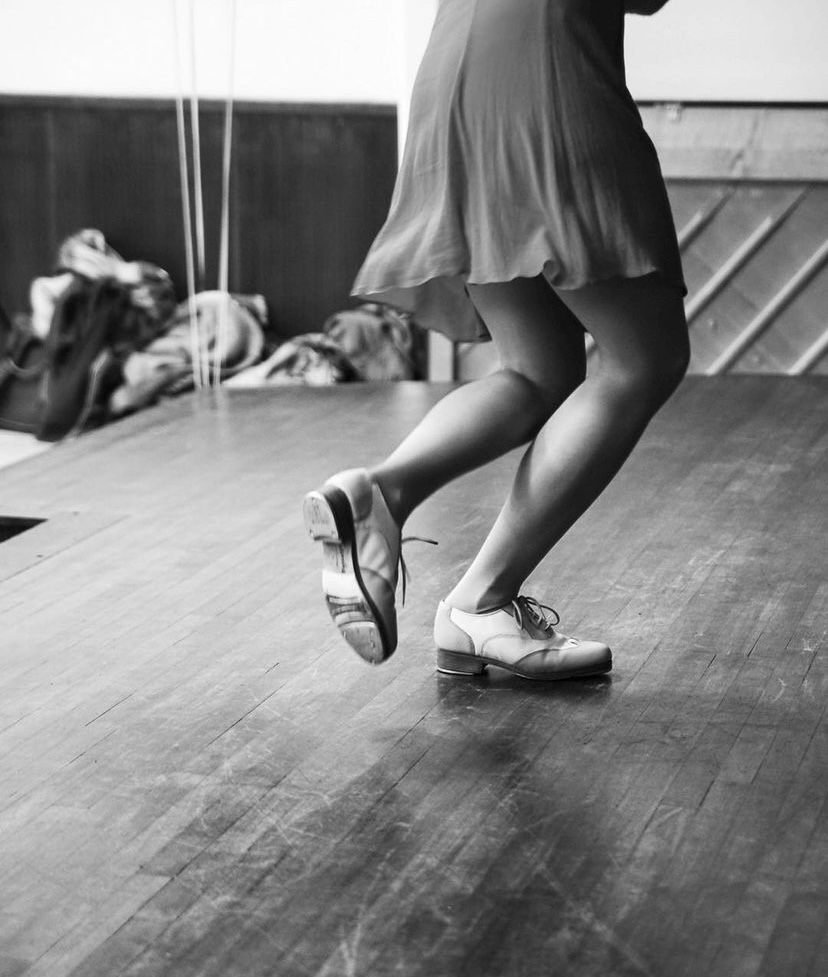LtlSurprisesCo's tweet photo. 🎶CHARLESTON WORKSHOP 🎶
Get your dancing shoes on for 60 minutes of pure joy with Holly at “Super Sunday”.
👣 11-12pm - Charleston Dance Class
🗓 Sun 19th Sept
🌍 The Barn, Waterloo, London
💰 Workshop tickets £7 / “All Day” tickets £45!
🎟 https://t.co/bgIEUXk4SR
#dancelondon https://t.co/385jOXCncs