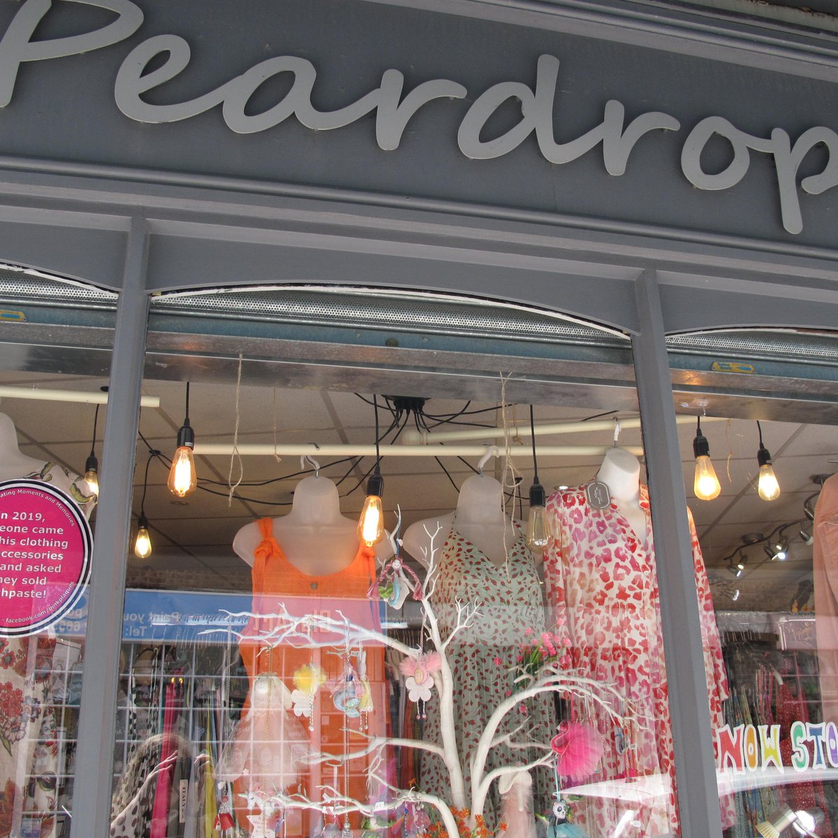 PinkPlaques's tweet image. Toothpaste?! 😂 Thanks to @PeardropsBeads for sending in this memory and for hosting the plaque - Pink Plaques sponsored by @mayflower400uk with partners @plymouthcc @theboxplymouth @PlymCultureUK with added support @PlymCityCentre