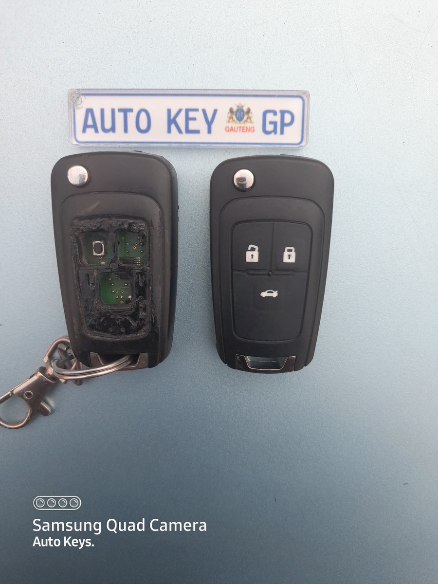 _Itumeleng__'s tweet photo. Office for Saturday Afternoon.
2012 Chevrolet Cruze.
New Complete Remote Key Supplied, Cut & Coded Successfully, on site @ the customer's business premises.
Thank you for choosing us.
#automotivekeys #automotivekeysolutions #carkeyspecialist #chevroletkey https://t.co/He5CIbA6ls