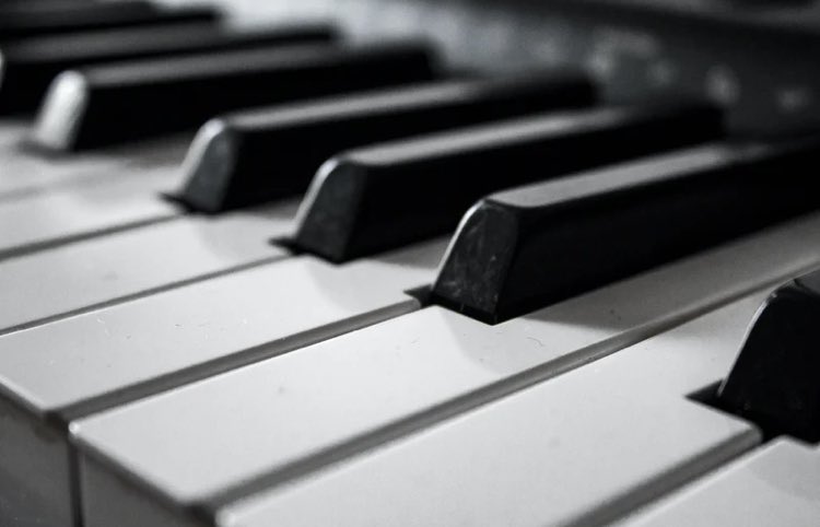 Do you play the piano or perhaps know someone who does and maybe interested in supporting West Wycombe Chamber Choir They are urgently looking for a pianist grade 7+ to accompany their choir (paid position) #choir #westwycombe #church