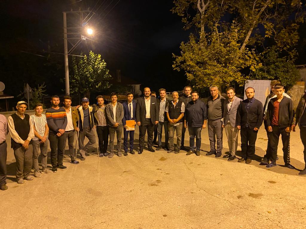 Ak gençlik Atakum olarak, Cumhurbaşkanımızın öğüdünü tutuyor. Sahada, var olmaya devam ediyoruz. İl Gençlik Kolları Teşkilat Başkanımız Emre Özçakır , İlçe Gençlik Kolları Başkanımız Saim Şenocak ve Kesilli Mahalle Başkanımız Cihan Karagöz ile Kesilli Mahallemizi ziyaret ettik.