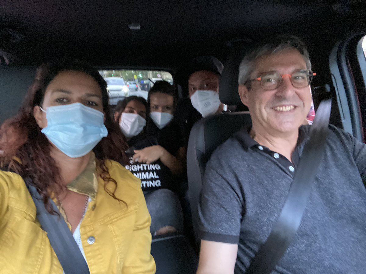 AntoCipo's tweet photo. Ritornare in presenza ti regala tutti i momenti TRA le sessioni, che nutrono relazioni e anima. L’Ohana la senti più forte e quasi sempre la arricchisci di nuovi legami. #outofzoom #ohanameetup #OM21 #cazzeggiotime #lunapark https://t.co/9yOGUTaf6p
