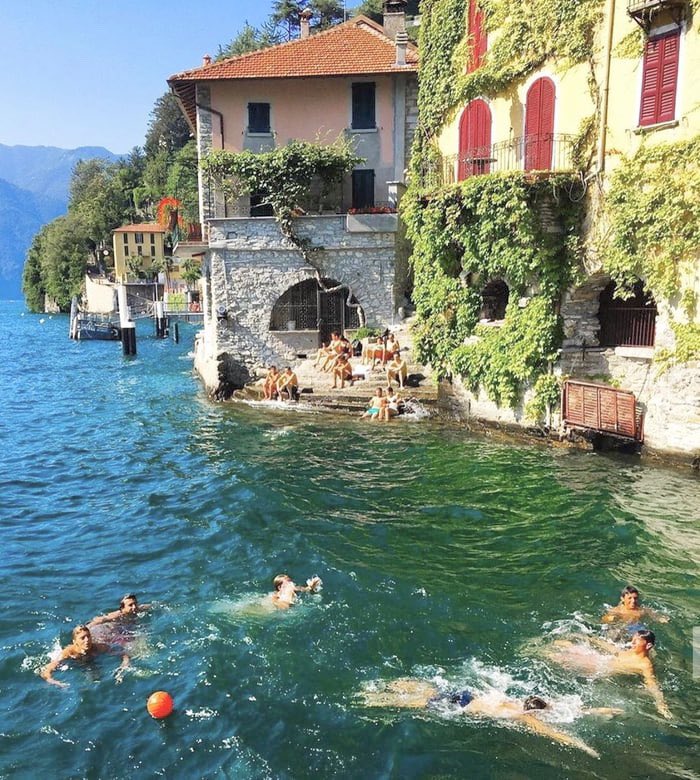 A summer day on LAKE COMO #Italy 🌸🌺🌞🍹Lake Como has been a retreat for aristocrats and wealthy people since Roman times, and a tourist attraction with many artistic and cultural gems. It has a unique microclimate and environment with prestigious villas and villages #dcqitalia