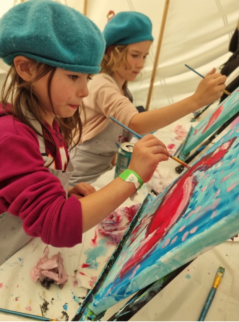 TheLondonErika's tweet photo. These two loved the session with @ArtSippers, they said it was fun and are so proud of what they achieved. Thank you 😊 https://t.co/Z1ZRZl4rDZ