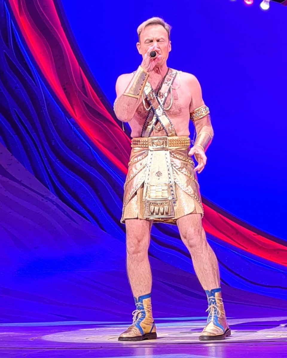 annockh's tweet image. Off to see @JosephMusical and @JDonOfficial today #gogogojoseph