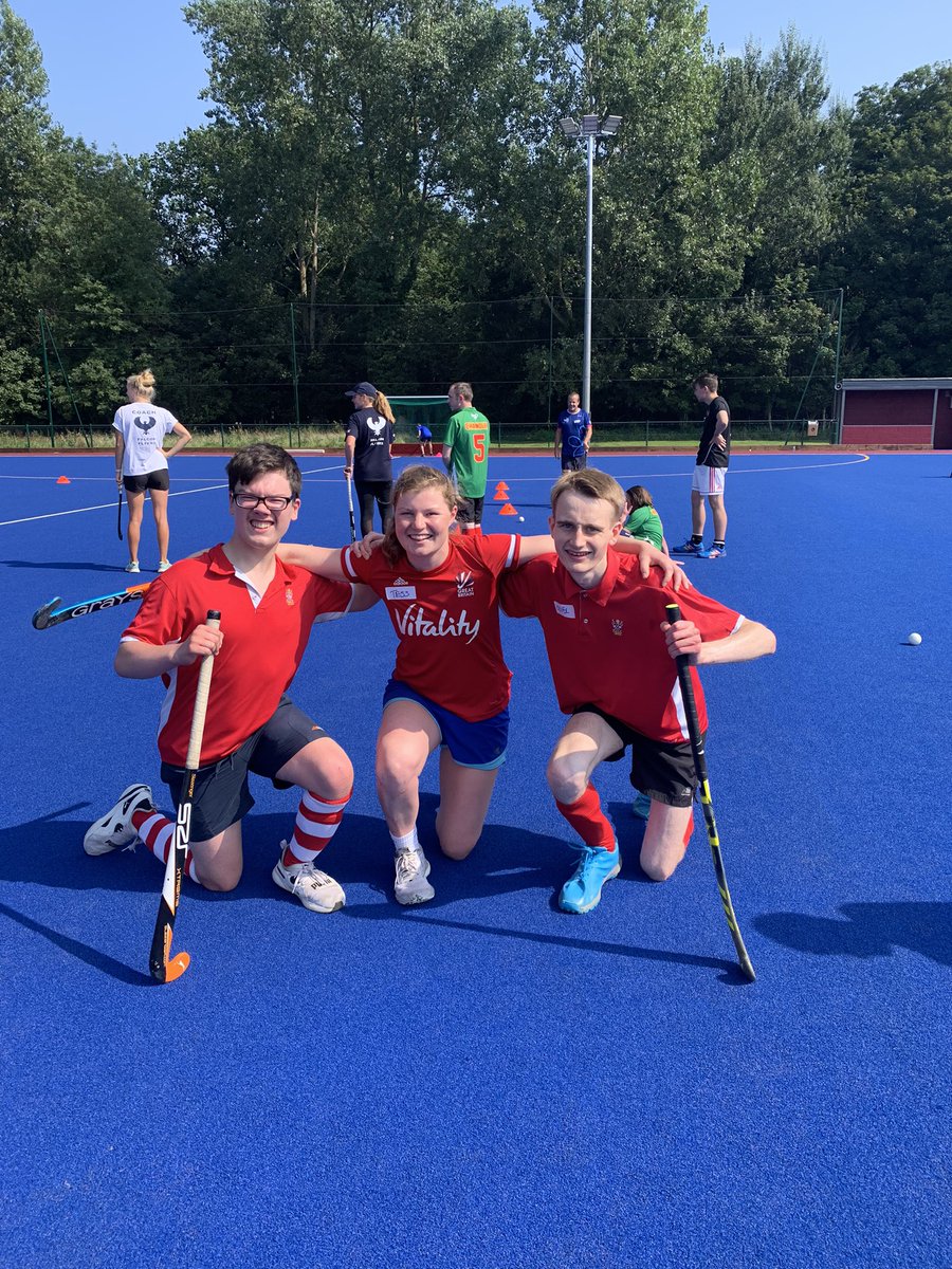 DowdsNicky's tweet photo. Super fun day @FlyerzHockey @FlyerzG playing hockey in the sunshine with loads of other Flyerz groups from south of England & midlands. Thanks to @TWhockeyclub, @ForestFlyerz, @AccessSport and @EnglandHockey for pulling us all together. Awesome to meet @_tess_howard @Guildfordhc https://t.co/PtvfhDz1sl