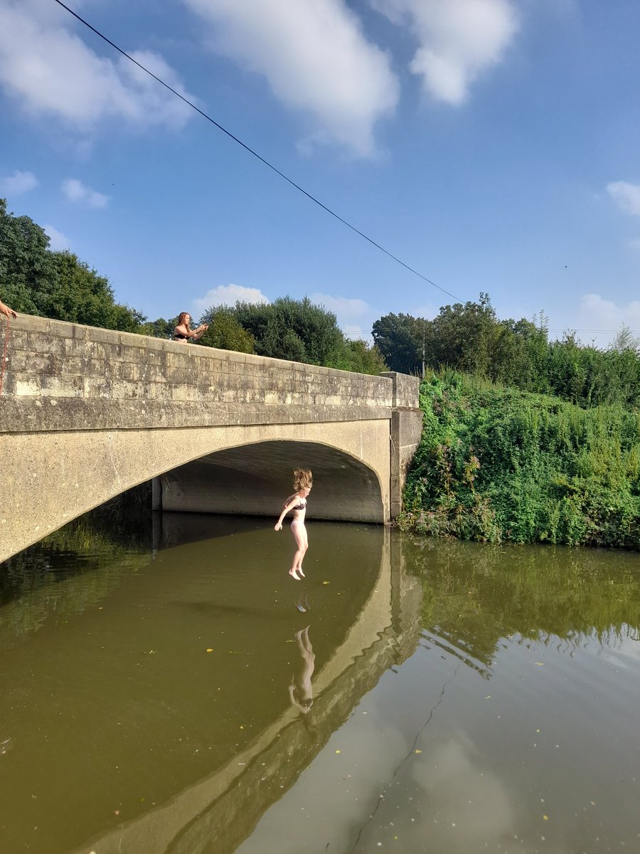 hehirsarah's tweet photo. Last day of the summer holidays @FarCanals #swimming #river #kent #bridgejumping https://t.co/RRzwHMMnLq