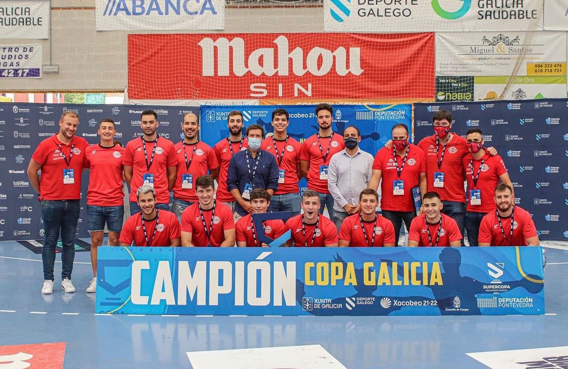 CAMPIÓNS❗️

Despois de vencer nun partido competido ao A.D.Carballal o <a href="/grupoforbe/">FORBE</a> Reconquista de Vigo proclámase CAMPIÓN da #CopaGalicia 2021.

Agradecer dende aquí tanto á <a href="/fgabalonman/">Federación Galega Balonmán</a> e <a href="/balonmancangas/">Balonmán Cangas</a> pola organización.

#SomosReconquista