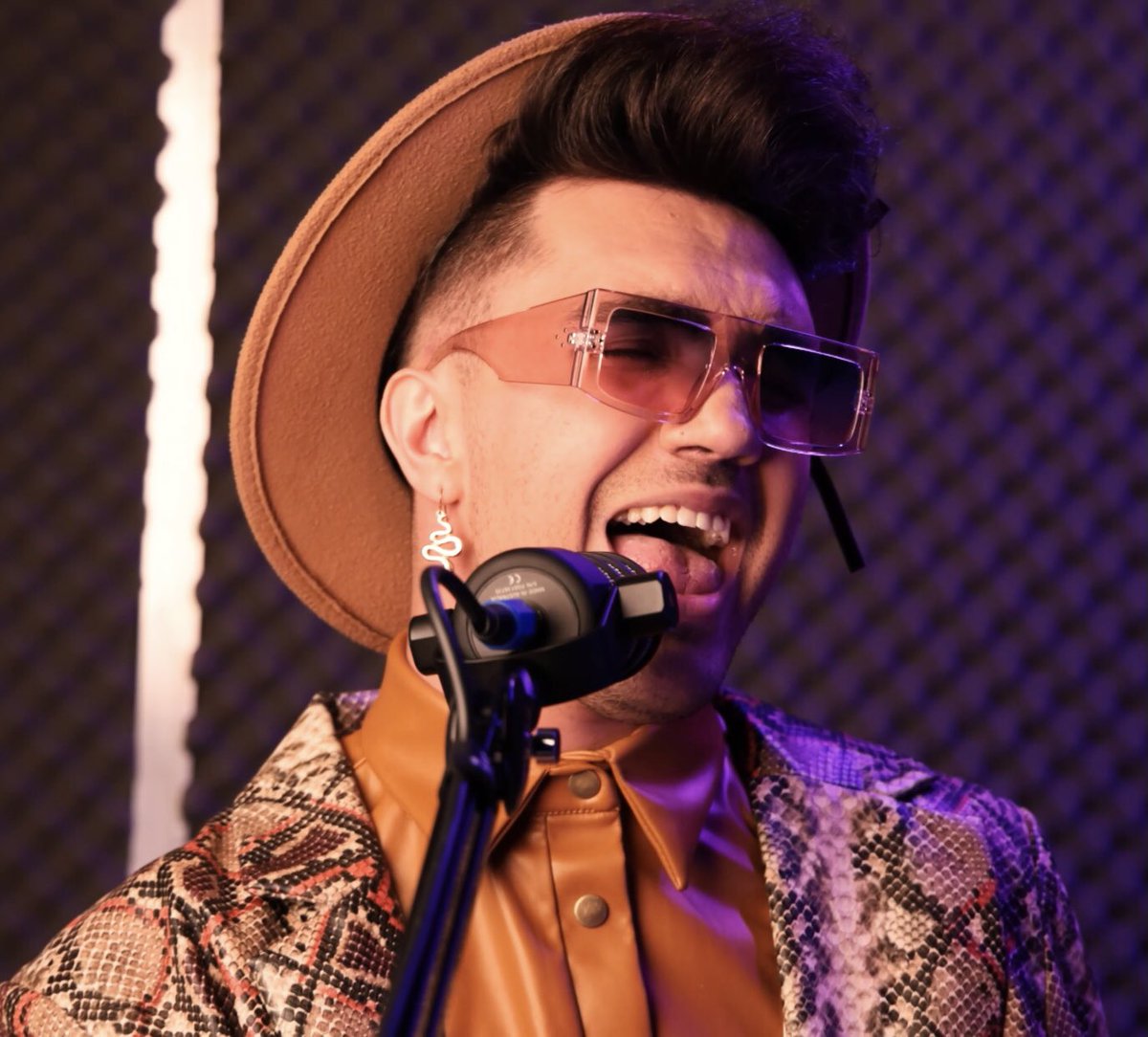 armandjoubert7's tweet image. Better for Me (Acoustic) live on #CloudSessions with @hellosloani_ on the guitar out now on YouTube💙

youtu.be/ny31lHjO8FI