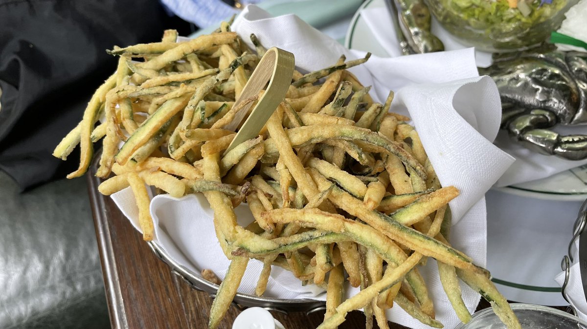 richardbagnold's tweet image. Lunch at The Ivy in Canary Wharf today - Oh dear, simply a hefty amount of things gone wrong (mainly in service) and detailed feedback given to say how it can be improved. #Trainingiskey