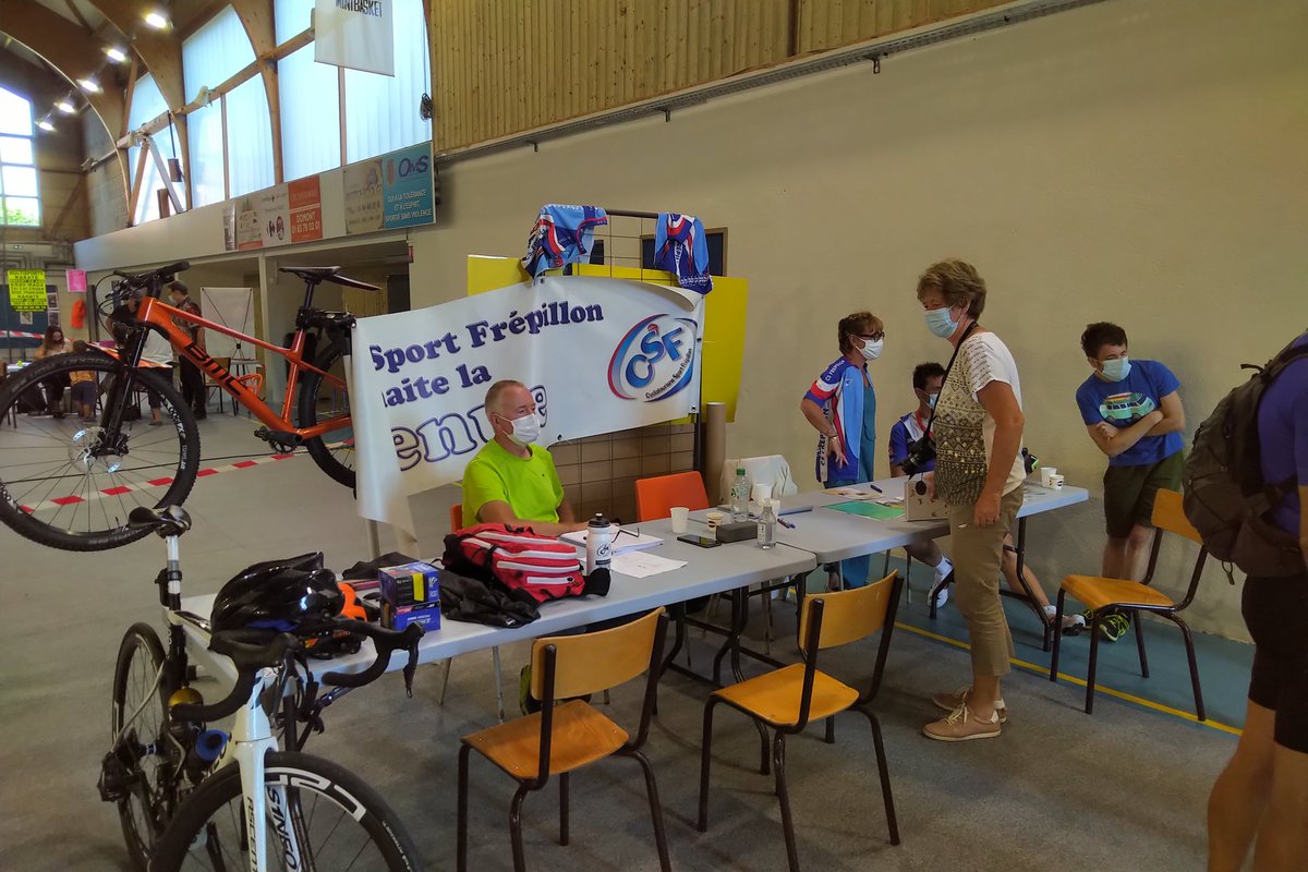 csfrepillon's tweet photo. Le CSFrépillon vous attend au forum des associations de Frépillon (Gymnase).
Renseignements sur notre école jeunes VTT (samedi après-midi) et sections adultes Route &amp; VTT (dimanche matin). https://t.co/rYMNyFlYHC