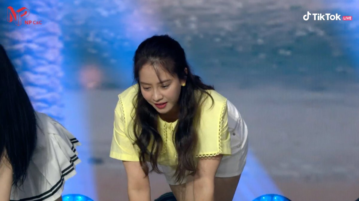 MlLFCENTRAL's tweet photo. I AM TWEETING FROM MY GRAVE SONG JIHYO WTF #RunningManOnTiktok
#RunningMan2021OnlineFanmeeting
#런닝맨 https://t.co/4OyRO3utgj