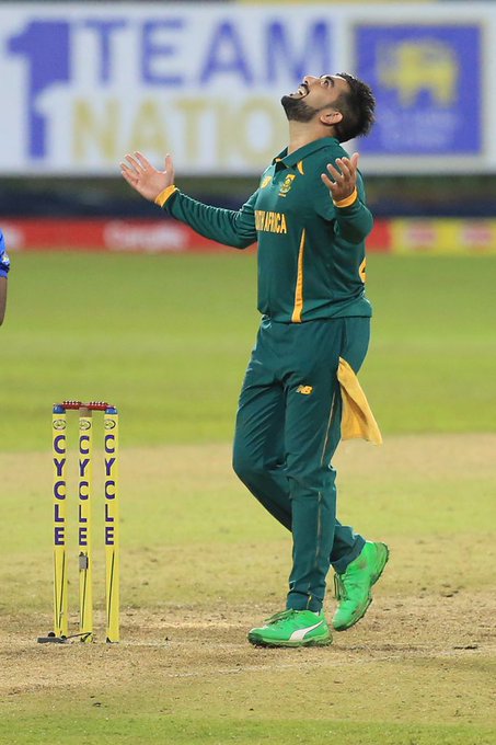 SL vs SA: Tabraiz Shamsi takes 5 wickets against SL in 2nd ODI. Twitter: @shamsi90