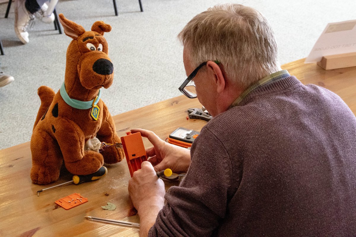 Scoobidoobidoo - we repaired you !

Next Repair Café Saturday 2nd October at Quench Salisbury. Subscribe to our emails and get first dibs on bookings salisburyrepaircafe.org/updates

#salisbury #repaircafe