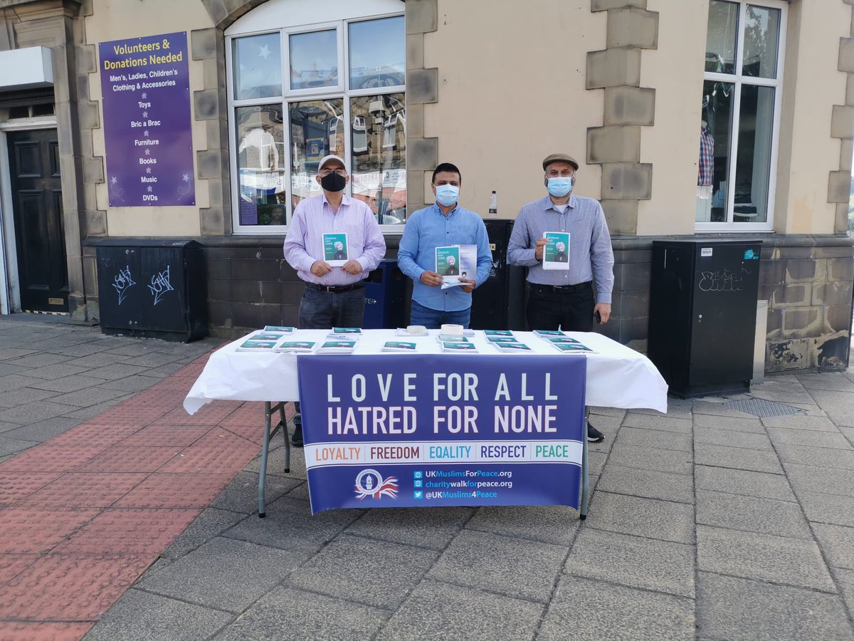 Members of #SpenValley <a href="/AMEA_UK/">Ahmadiyya Muslim Elders UK</a> in #mirfield today - spreading the message of #peace and #Messiahhascome <a href="/LutfRehman/">Lutf Rehman</a> <a href="/NadeemSBhatti/">....</a> <a href="/amaukgallery/">A.M.A. UK Gallery</a> <a href="/mirza_saleh/">Mirza Usama Saleh</a> <a href="/ukmuslims4peace/">UKMuslimsforPeace</a> <a href="/sadransaruk/">Sadr Majlis Ansarullah UK</a> <a href="/Ansarullah_UK/">Majlis Ansarullah UK</a> <a href="/Ahmadianswers/">Ahmadi Answers</a> <a href="/Idris_Yousaf786/">Idris Yousaf</a> #LoveForAllHatredForNone <a href="/kamransyed77/">Kamran Syed</a>