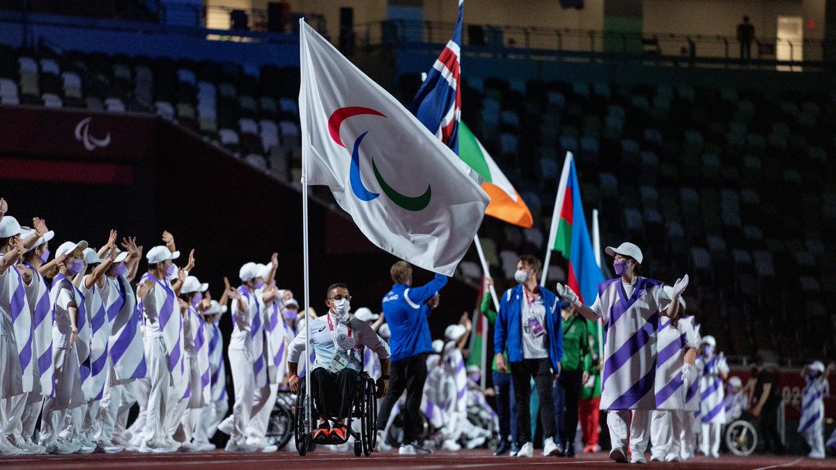 Un mundo inspirado en los #JuegosParalimpicos . Un mundo donde brillan las diferencias. ✨ #Tokio2020 #CeremoniaDeClausura