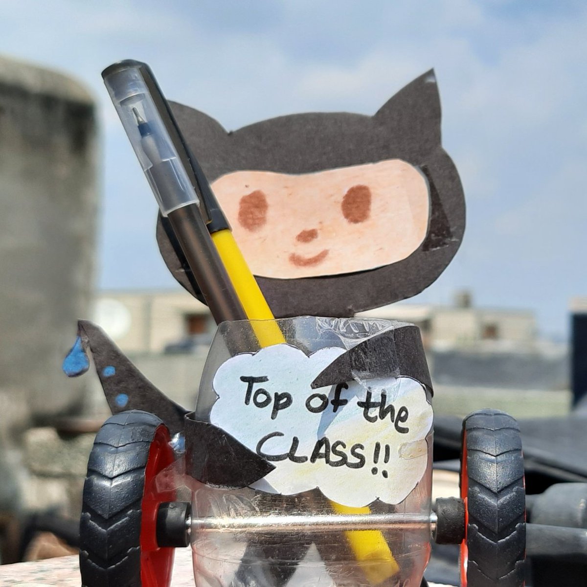 aakzsh's tweet photo. Celebrating top of the class with
✨ Mona Pen-Stand ✨
Happy Teachers' Day!!

#MyOctocat #TeachersHack @MLHacks @GitHubEducation https://t.co/XfMPHLmgtG