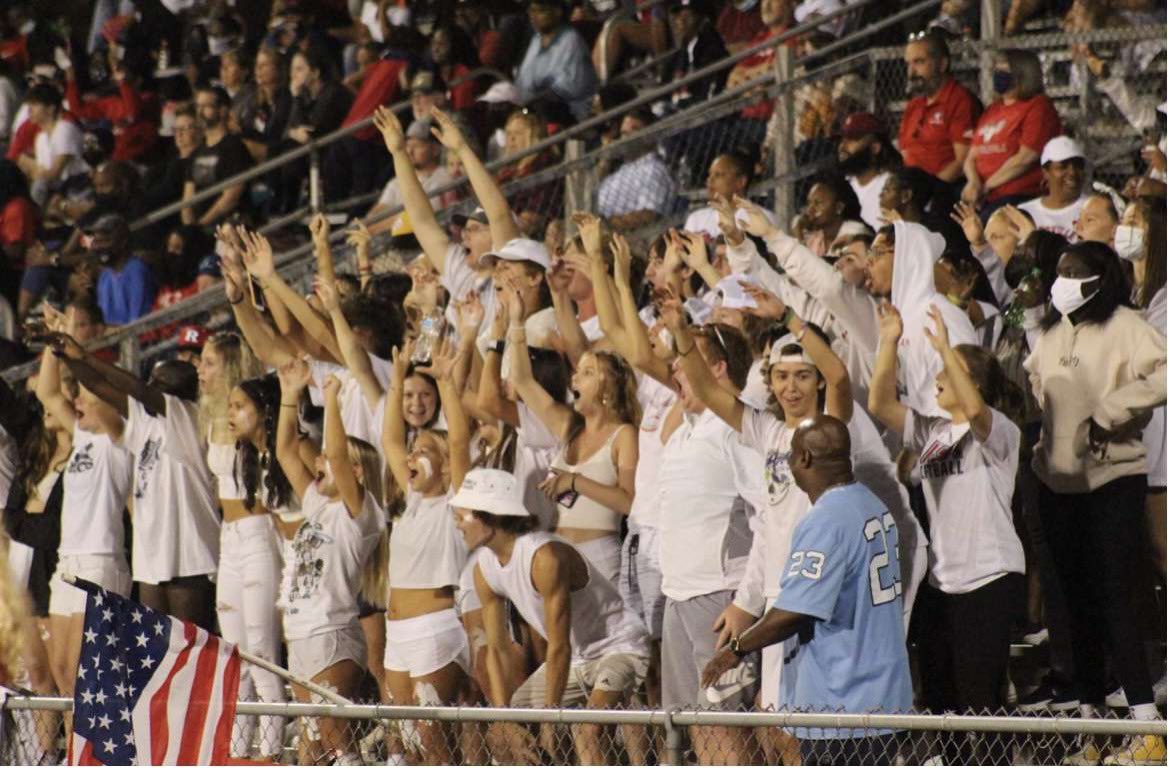 Riot_Rolesville's tweet image. Took home the W on Friday night against East wake‼️‼️‼️‼️ Final score 6-58 #easywake Thanks for showing out and being SUPER loud! We hope to see everyone back in the stands on 9/10 to watch our rams take on hillside😋😋😋 #letsrole #villeside
