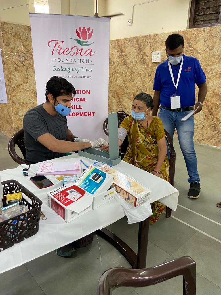 TresnaFoundati1's tweet photo. Tresna Foundation has taken the baton to reach out to such areas through medical health check-up camps and health awareness camps.
Here is a glimpse of one such camp held yesterday at Ghee Kanta area of Ahmedabad
#tresna #MedicalCamp #HealthAwarenessProgram #ahmedabad #ngoindia https://t.co/eFruDTdVLN