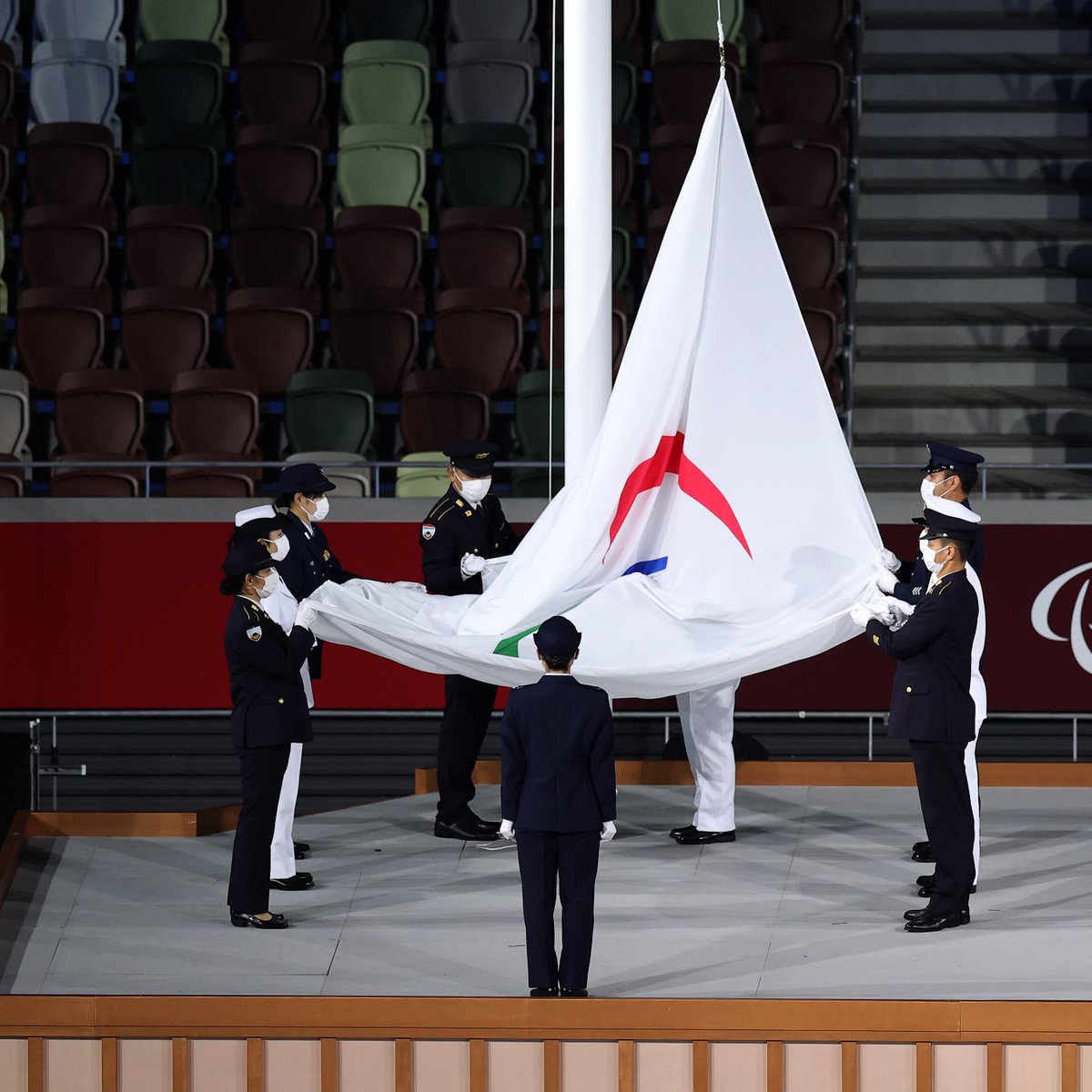The Paralympic flag has been lowered at the #ClosingCeremony It was a true honour to have this flag fly in Tokyo once again. #UnitedByEmotion #Tokyo2020 #Paralympics