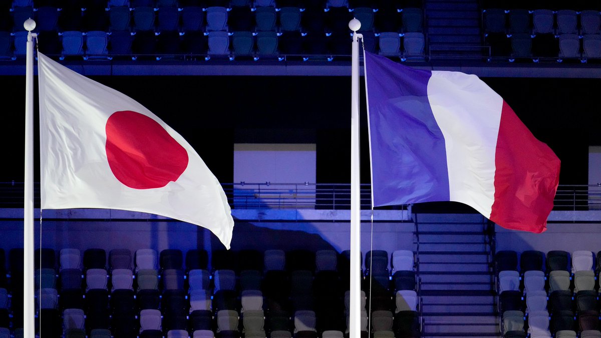 #Tokio2020 ➡️ #Paris2024 🇯🇵❤️🇫🇷 Llegó su hora, Francia. ✨ #CeremoniaDeClausura #UnitedByEmotion