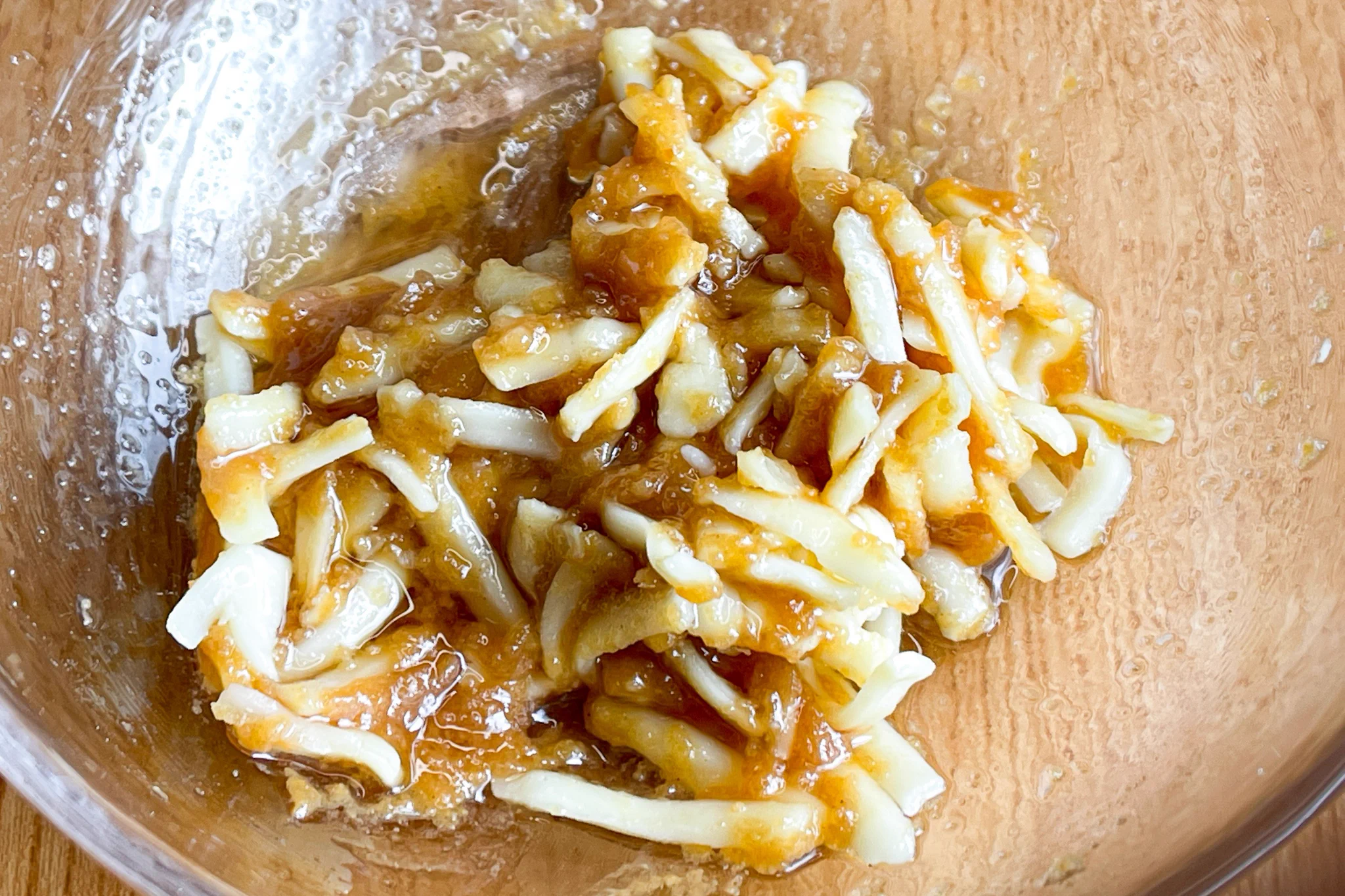 とろけたチーズがとっても美味しそう！小腹が空いたときにも良さそうな「焼きおにぎり」レシピ！