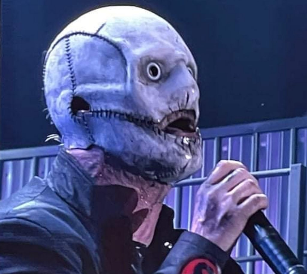 revolvermag on Twitter: "#ICYMI Corey Taylor revealed his "gnarly" new mask at Slipknot's comeback show at Rocklahoma last night. What do you think? https://t.co/vwPV2Dtvr0 https://t.co/BVpALbK77V" / X