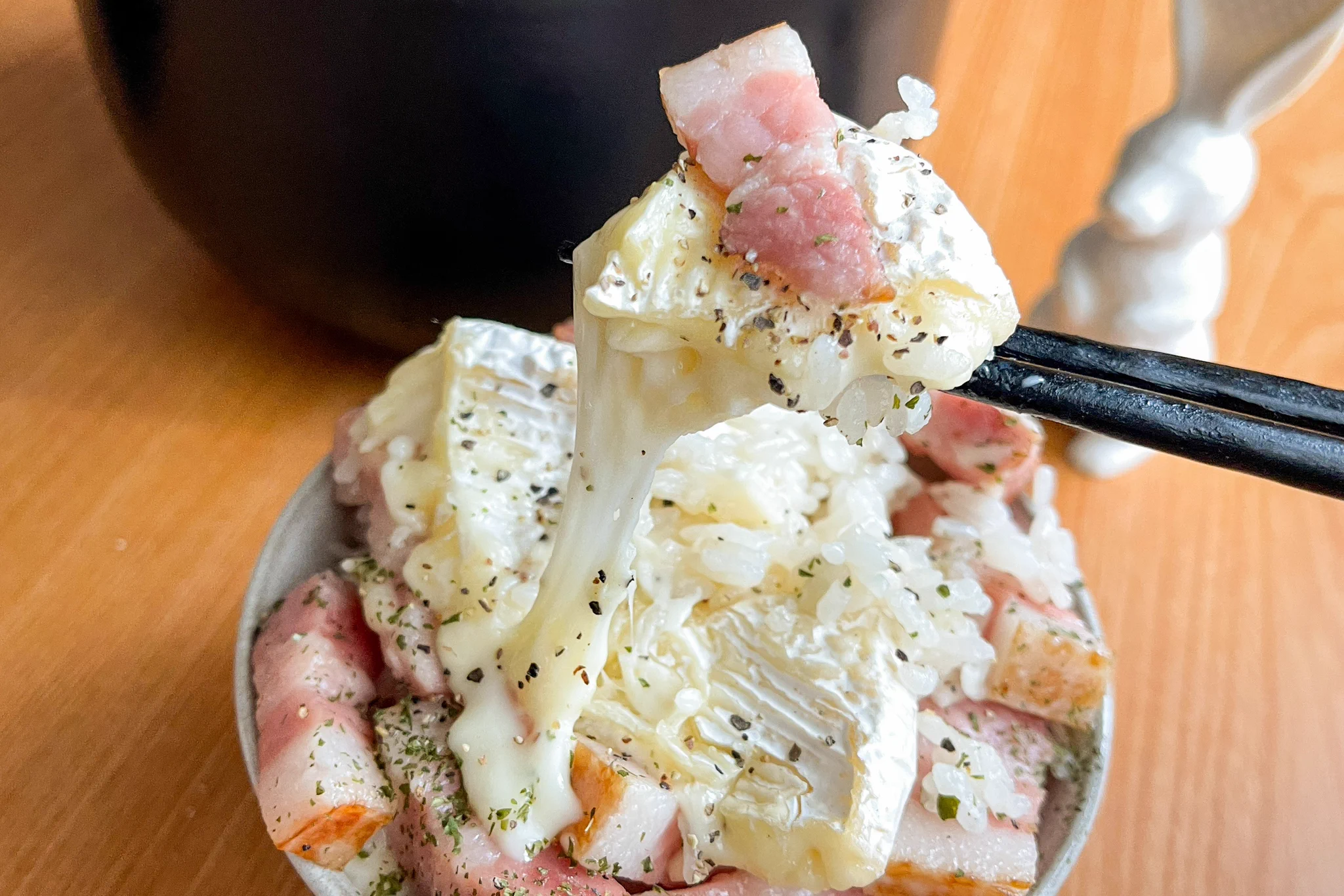 とろけたチーズが美味しそう･･･！炊飯器で簡単に作れちゃう炊き込みご飯レシピ！