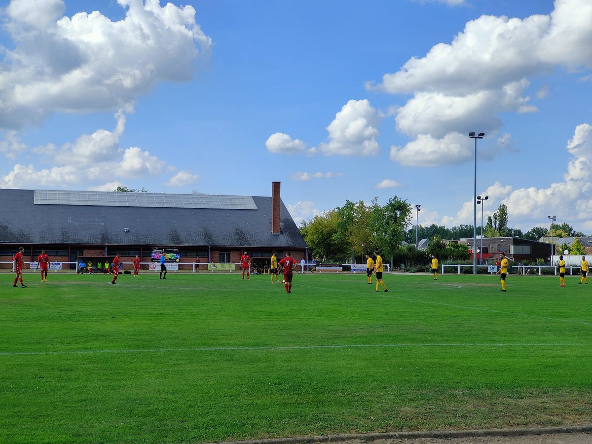 FlorentMetois's tweet photo. Quand un week-end chez un pote rime avec match de #CoupedeFrance (2e tour) !
L'affiche : AS #Ruaudin (D1) - @EcommoyFC (R3) 
@LigueFootLFPL https://t.co/6VG3DG21RK