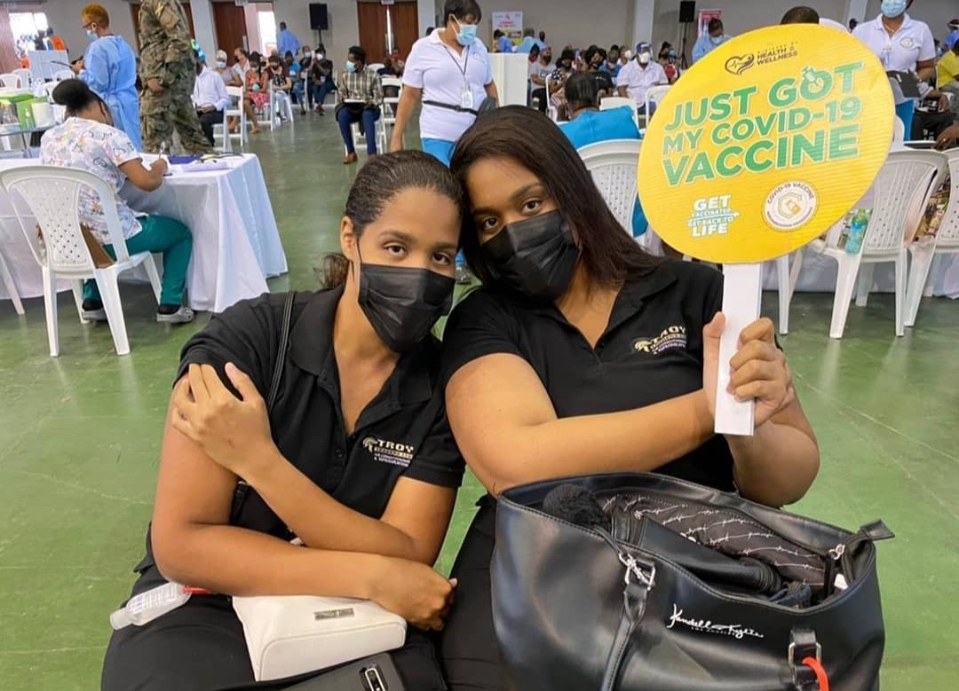 theserhajm's tweet photo. Happy vaccination Sunday! Join in the fight against COVID-19 and go out today at the National Arena and other sites islandwide to receive your vaccine! @themohwgovjm @SRHAJamaica @mohnerha @wrhagovjm
#Getvaxxed #joininthefight #vaccinated https://t.co/dSAlhroVkL