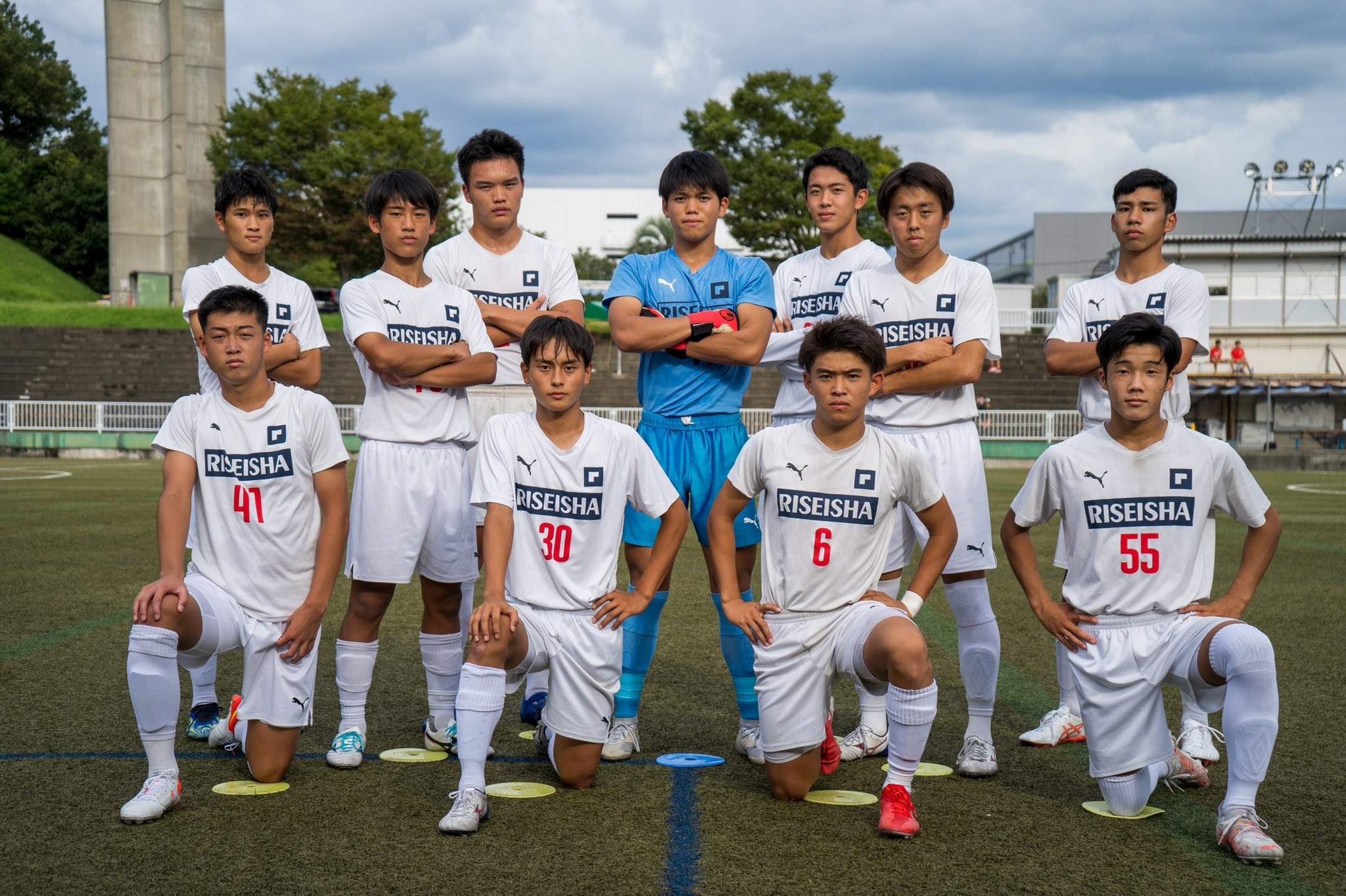 履正社高校サッカー部 Riseisha High School Football Club 公式 2部リーグ Vs浪商 前半2 0 後半3 0 合計5 0 クリーンシートで終わることが出来ました メンバーも変えながらもチームとしてやるべきこと やらなければいけないことができた結果です 次