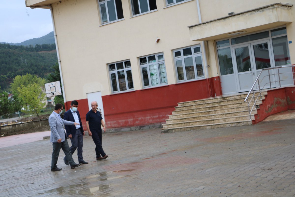 İl müdürümüz sayın Ercan YILDIZ, Afet bölgesi Ayancık ilçemizi ziyaret edip, okullarımızın hazır bulunuşluklarıyla ilgili;
İlçe müdürü ve okul müdürlerinden bilgi aldı.
<a href="/tcmeb/">Millî Eğitim Bakanlığı</a> 
<a href="/YLDZercan1957/">Ercan Yıldız🇹🇷</a>