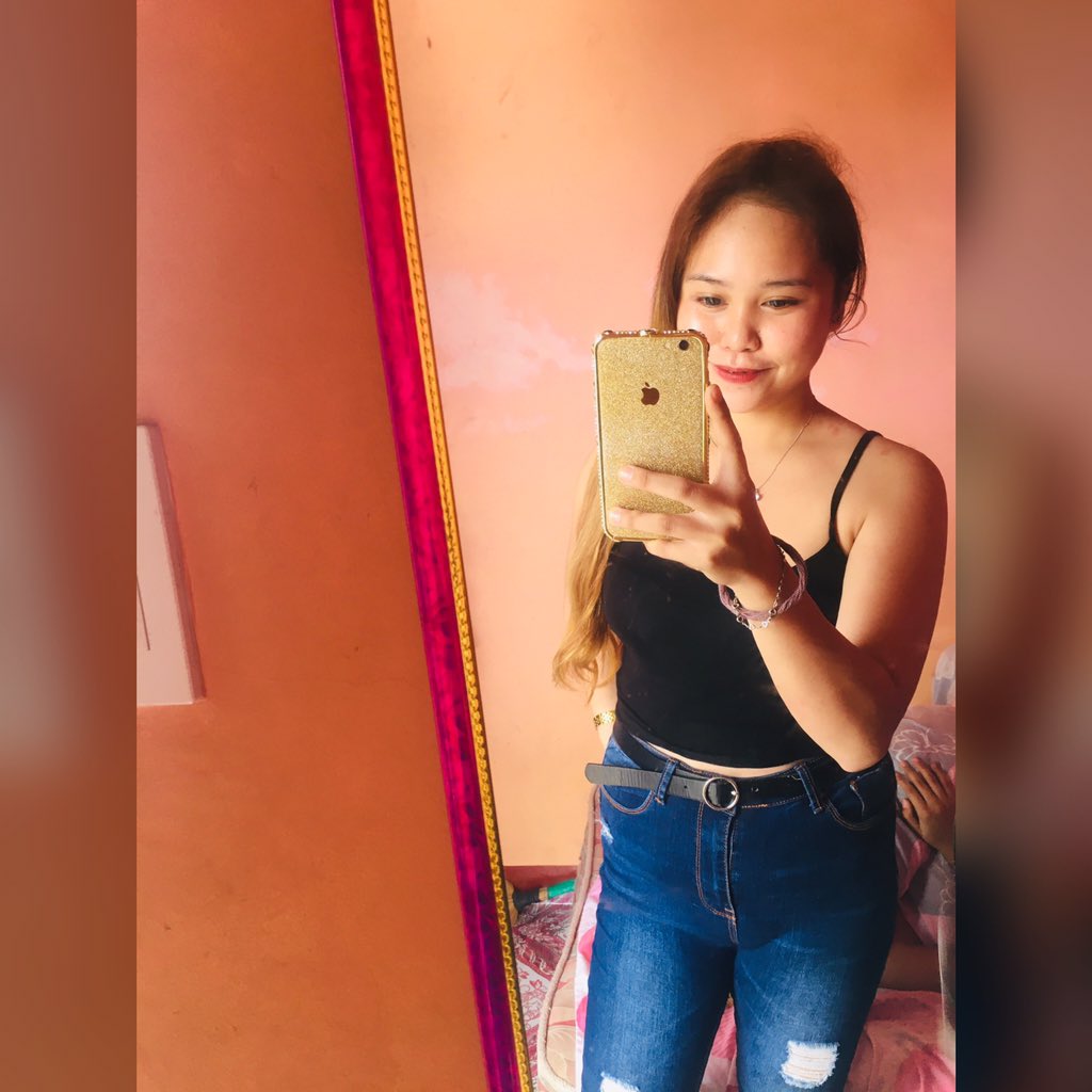 LacreLowella's tweet photo. Sweet home 😊
#Happy Sunday 🖤 https://t.co/l95OmAMB1y