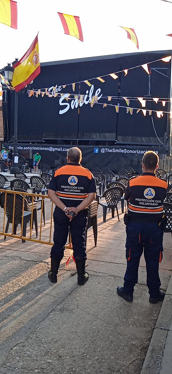 En la tarde noche de ayer estuvimos en las fiestas de malaguilla de preventivo 👪 y para terminar la noche fuegos artificiales .
##LasProtesCuentan