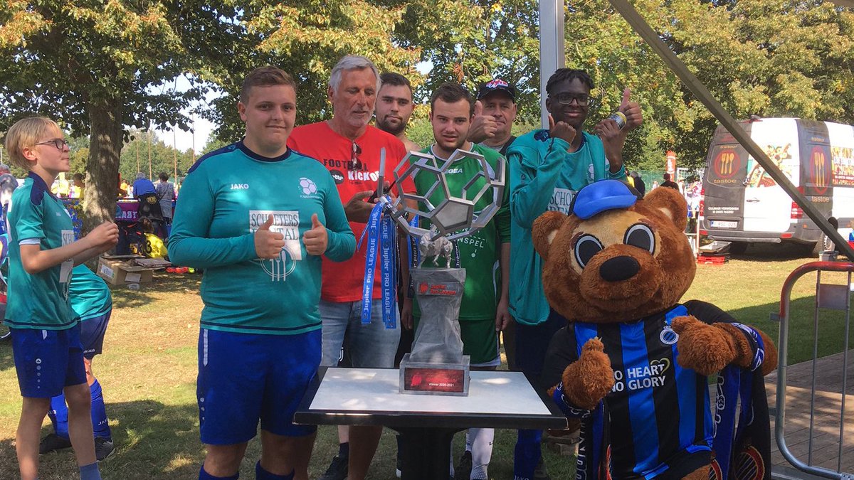 ClubBruggeFound's tweet photo. 🧸 Bibi kwam de G-voetballers op de 𝙁𝙤𝙤𝙩𝙗𝙖𝙡𝙡 𝙆𝙞𝙘𝙠-𝙊𝙛𝙛 𝟮𝟬𝟮𝟭 aanmoedigen!

Ook onze auti-ploeg de𝙑𝙤𝙚𝙩𝙗𝙖𝙡𝙠𝙧𝙖𝙠𝙨 was van de partij op het G-tornooi van @ProLeagueBE , @RoyalBelgianFA , @Voetbal_VL &amp; @ACFF_URBSFA 

#NoHeartNoGlory 💙🖤 #FootballKickOff https://t.co/TIPLcEMyu9