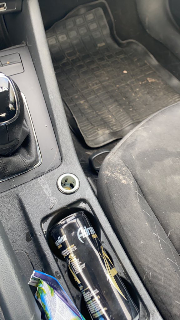 Zeleniy70's tweet image. Ну его на куй такой каршеринг 🤪 долго не пользовался и охоту отбило🥴 @yandexsupport