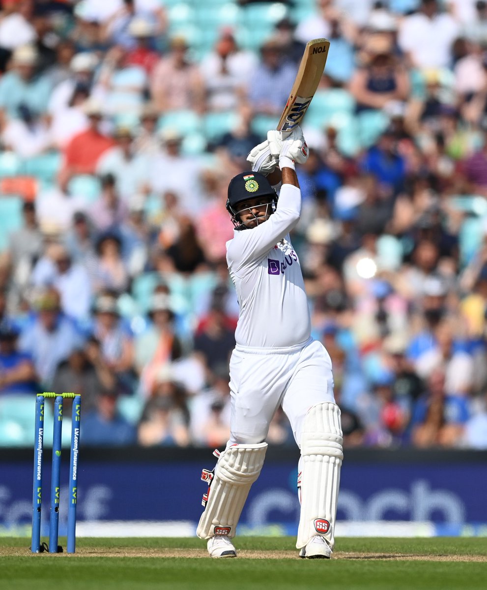 BCCI's tweet image. FIFTY!

Second half-century of the game for @imShard 👏👏

Keep going 💪

Live - bit.ly/EngvInd4thTest #ENGvIND