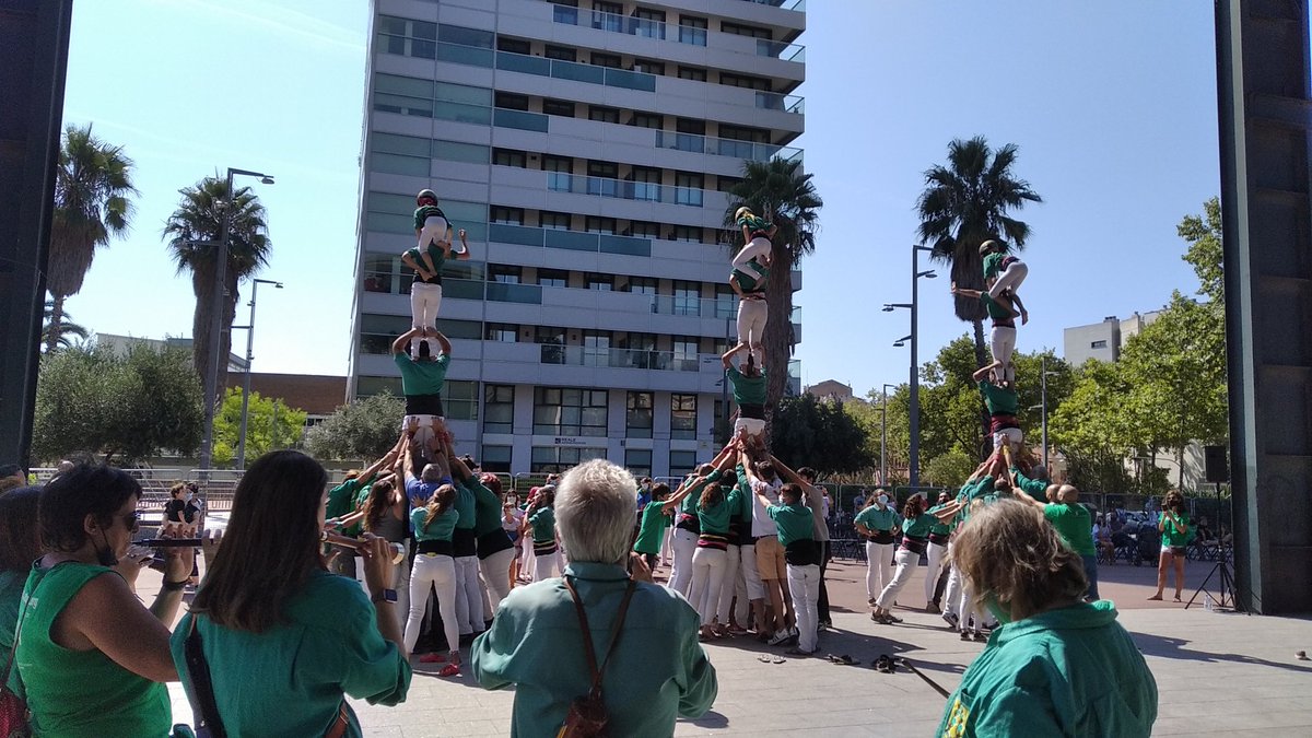 enricsaes's tweet image. Així estava l'exhibició castellera de #Sabadell amb les entrades esgotades.He de creure que tots els motivats que a les 9:02 ja havien agafat entrades s'han despistat tots?#FestaMajorSabadell #vahomeva #etfelicitofill #tongo #ushoheurepartit
#alTeuAmicNoLiInteressenElsCaste lls