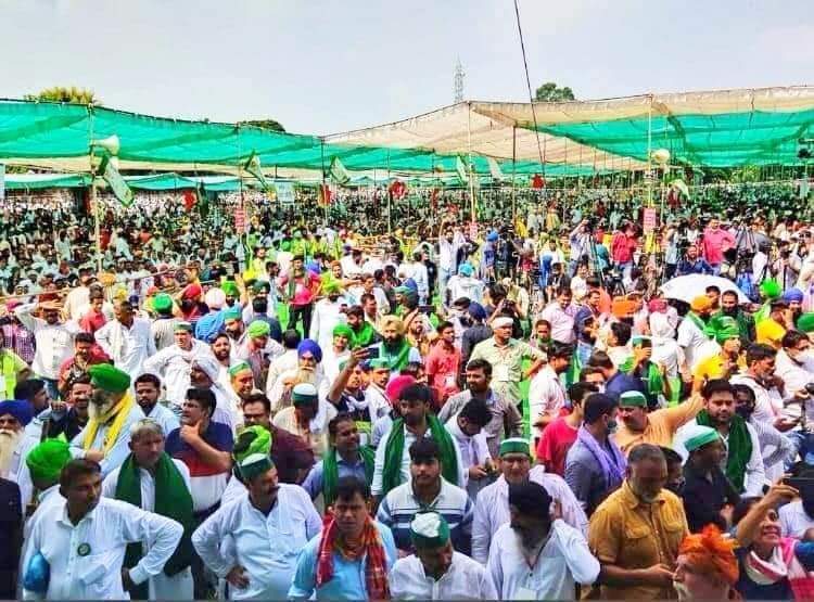 PuneetMaina's tweet photo. #मुजफ्फरनगर में #किसान #महापंचायत की सफलता के लिए हार्दिक बधाई!
किसानियत को बचाने के लिए अन्नदाताओं ने आज अपने हकों की आवाज़ को गूंगी-बहरी सरकार के कानों तक पहुंचाया है। आज की यह सफलतम रैली भविष्य का आगाज करेगी। हरियाणा से रैली में पहुंचे सभी किसानों का बहुत-बहुत धन्यवाद! https://t.co/jfBVQUsI5U
