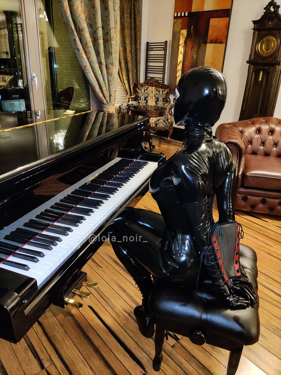Shelly Dominatriz ♞ (@shelydom) Twitter (@Lola_Noir__) — Twitter