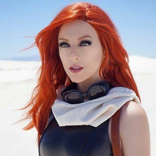 FreeGameLooter's tweet image. #NewProfilePic #geekgirl #hotmodel #hotgeekgirl #gamer #fortnite #pubgmobileindonesia