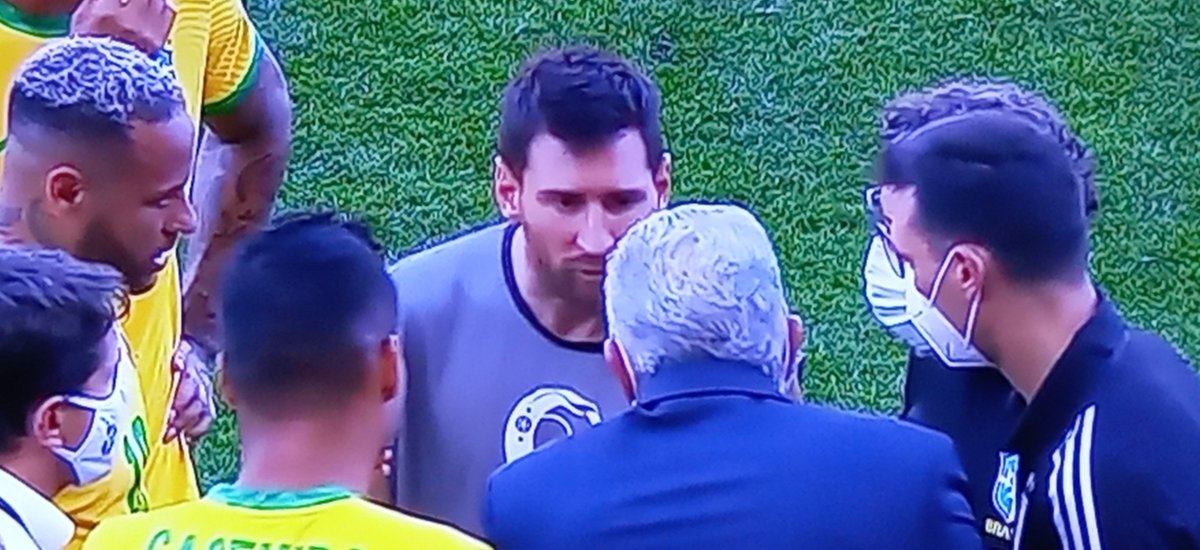 Messi y Scaloni  "hace 3 días estamos en Brasil..."