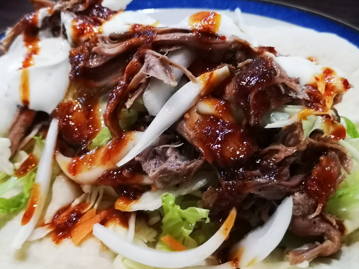 Omemade's tweet photo. Always a favourite in our house...
Slow roasted Moroccan Lamb served in Mediterranean flatbreads with salad, yoghurt & mint and Chilli Sauce.
Another stunning piece of lamb from Firs Farm at Ringinglow
https://t.co/0P5QAiCpd4
#OmeMade #FirsFarm #UKLamb #Moroccan #ChilliSauce https://t.co/8yA2qgssCl